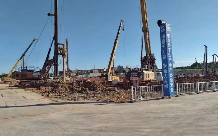 粘土 + 花崗巖地層 “攔路虎”？徐工 XR320E 旋挖鉆機高效破解助廈門軌交