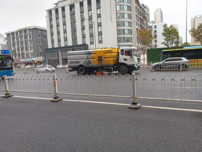 六年品質見證硬核實力，徐工18噸洗掃車獲當地客戶點贊！