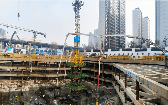 集結！徐工大米數泵車齊力共筑通信研發基地