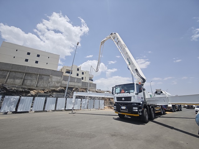 高溫、沙塵、零故障：一臺65米泵車如何在沙特連干300方？